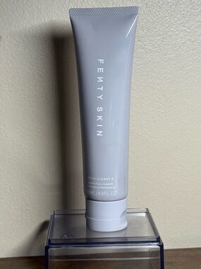 Fenty skin Total Cleans'r Remove-It-All Cleanser with Barbados Cherry 4.9fl